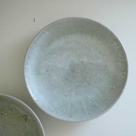 灰釉　7寸皿／三好敦子