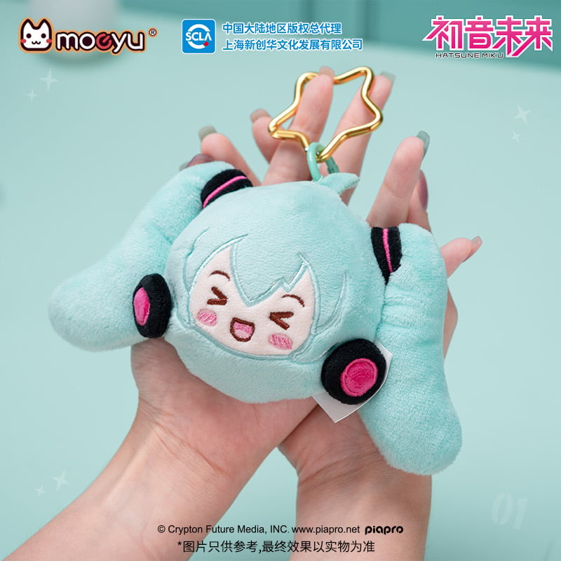 在庫品】初音ミク × moeyu「眯眯眼シリーズ」ぬいぐるみチャーム