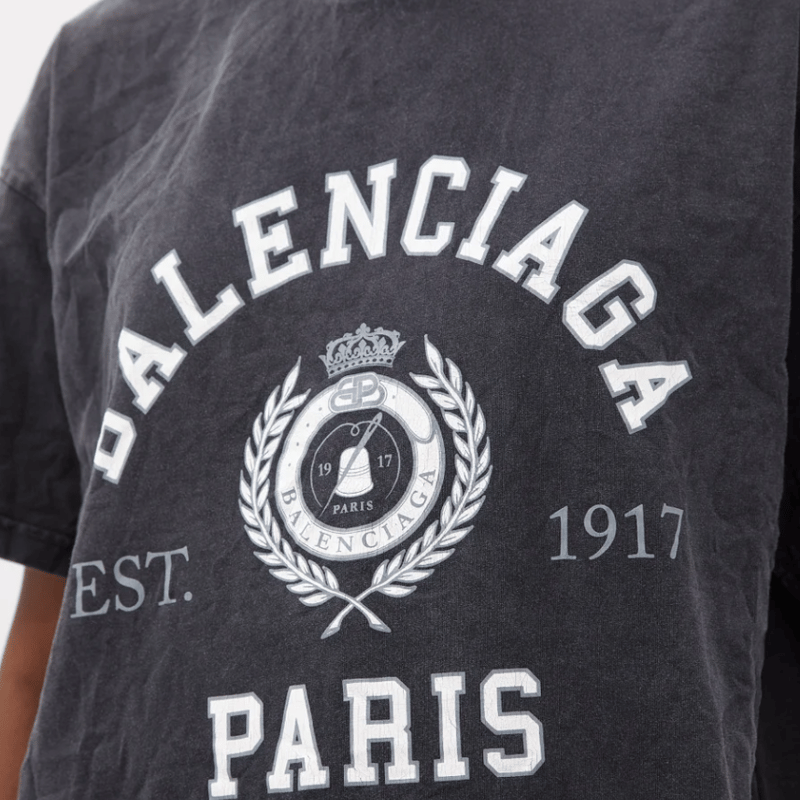 【BALENCIAGA】パリの色あせたコットンTシャツ BALENCIAGA パリ コットンTシャツ | バズ トレンド ストア