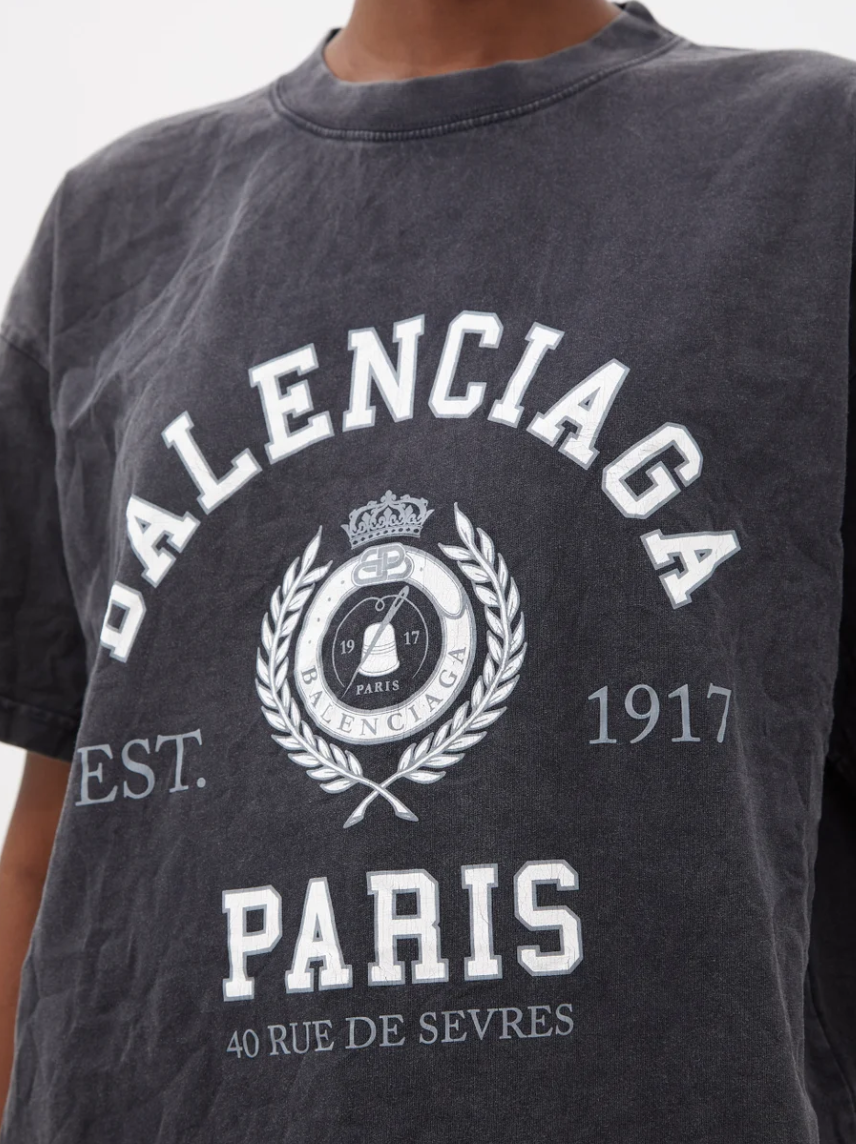 【BALENCIAGA】パリの色あせたコットンTシャツ BALENCIAGA パリ コットンTシャツ | バズ トレンド ストア