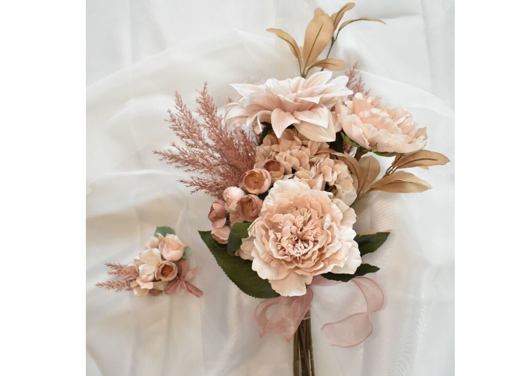 くすみピンク♡ダリアのブーケ&ブートニア ブーケとブートニア ダリア（モーブピンク） | Dar flores