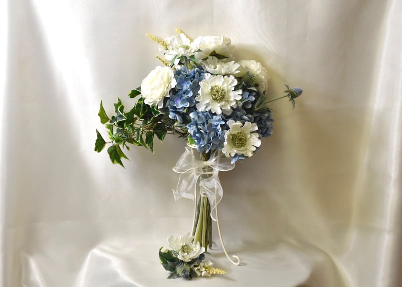 ブーケとブートニア ラナンキュラス 白 | Dar flores