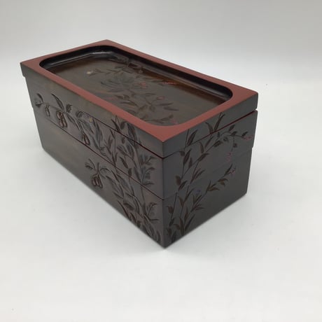 春秋弁当箱　二段　（山葡萄・ひよどりじょうご）