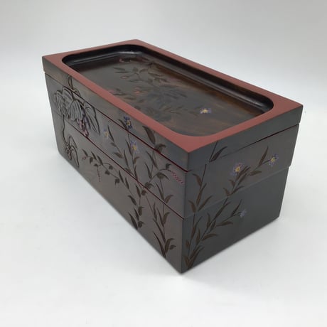 春秋弁当箱　二段　（山葡萄・ひよどりじょうご）
