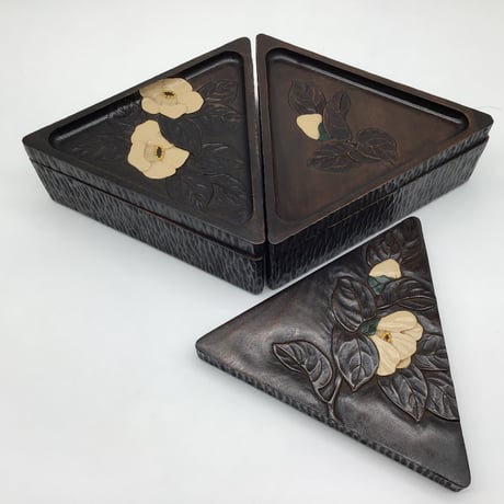 弁当箱(19×19×15.5)　二段蓋三枚　白椿