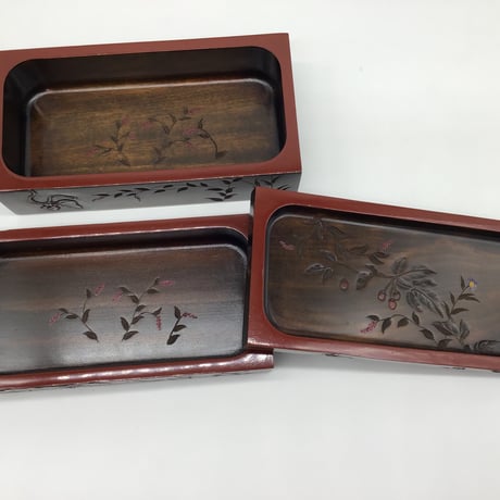 春秋弁当箱　二段　（山葡萄・ひよどりじょうご）