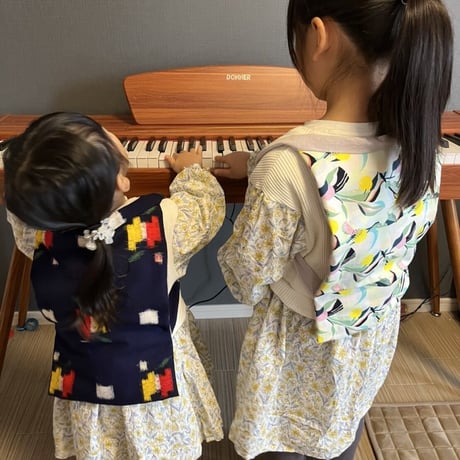 真綿おいね仕立て上がり品　北欧柄（標準サイズ、子供サイズ）