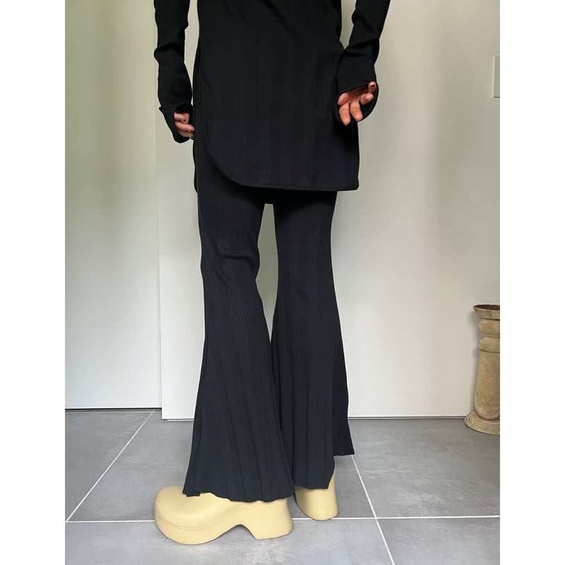 NO.32 RANDOM RIBS BELL PANTS | MUUET