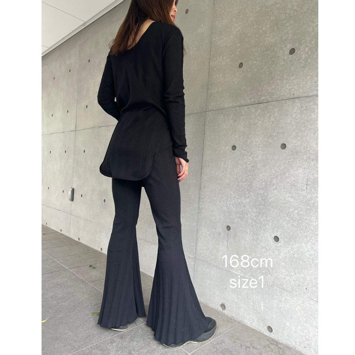 NO.32 RANDOM RIBS BELL PANTS | MUUET 