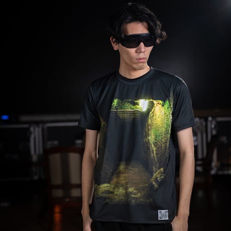 室岩洞機能性シャツ