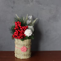 【SALE】お正月飾り【白マム南天 中 サイズ】