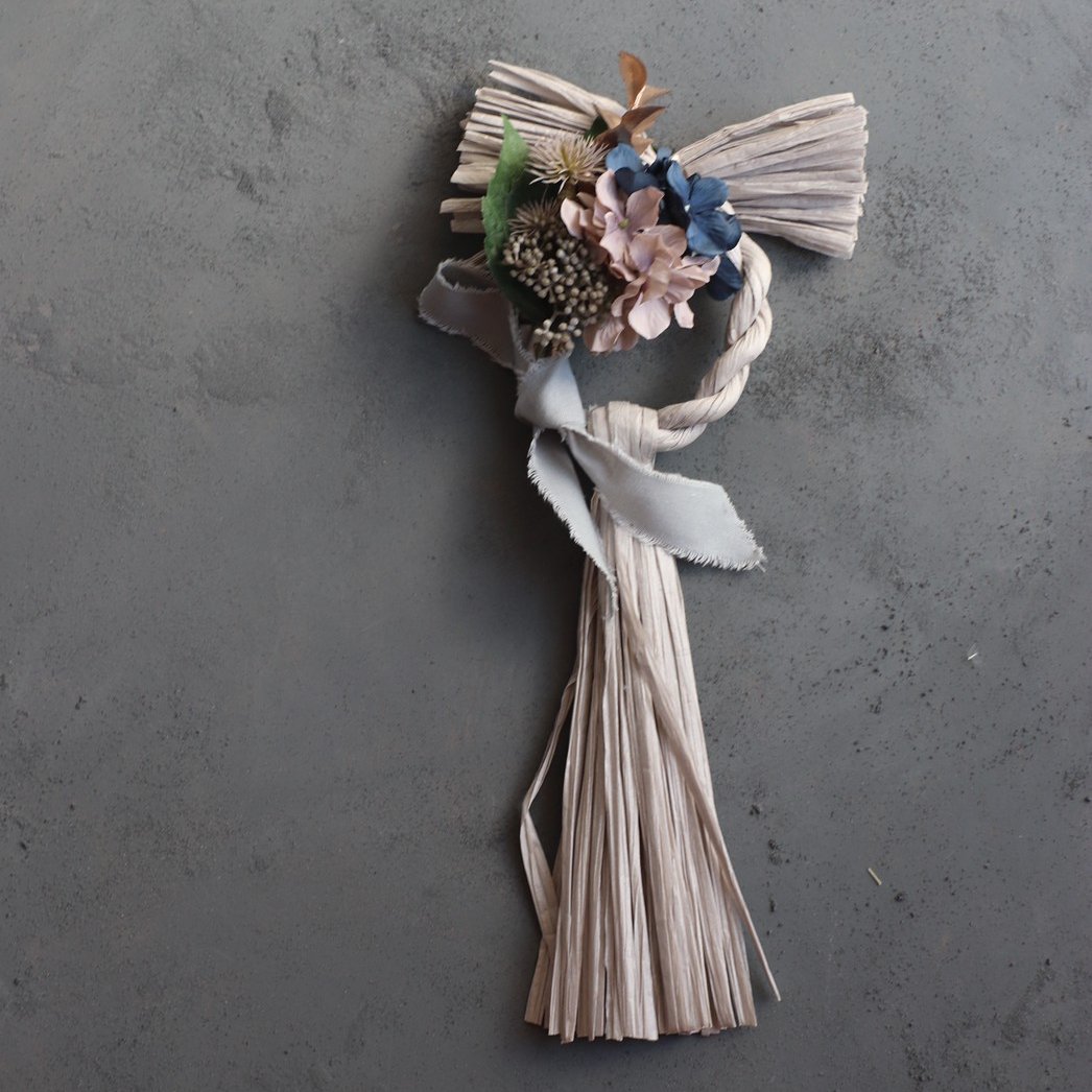 しめ縄飾り【あじさいのグレー輪飾り】 | iro＊iro