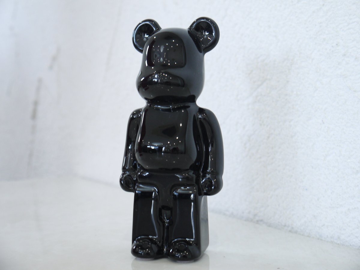Baccarat BE@RBRICK Fragmentdesing ベアブリック バカラから赤く輝くクリスタルの「ベアブリック」が数量限定発売