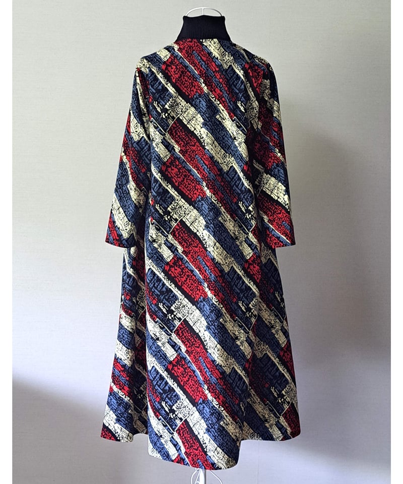 フラワーレーストリムエプロンドレス kaene / パイピングレース エプロン ドレス