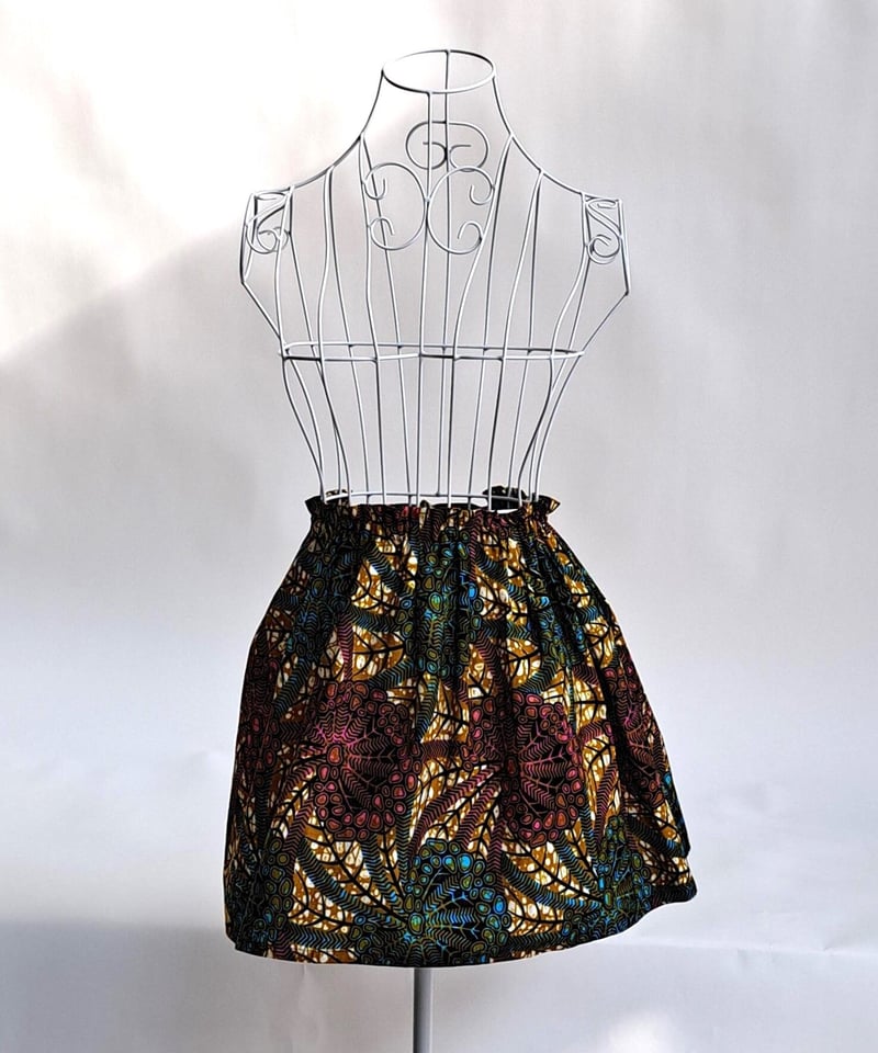 エプロンフラワードレス（ピンクxブルーxイエローオーカー） | attamica