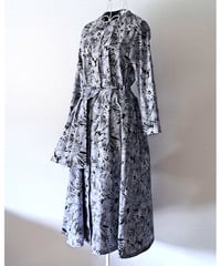 エプロンフラワードレス（ブラックxホワイト ナイトパラダイス