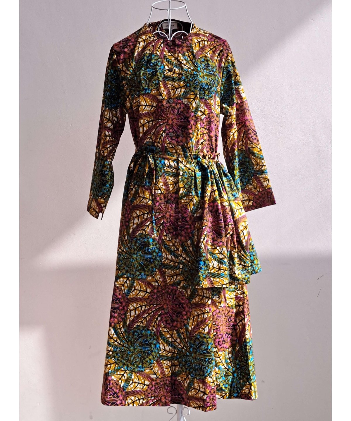 エプロンフラワードレス（ピンクxブルーxイエローオーカー） | attamica