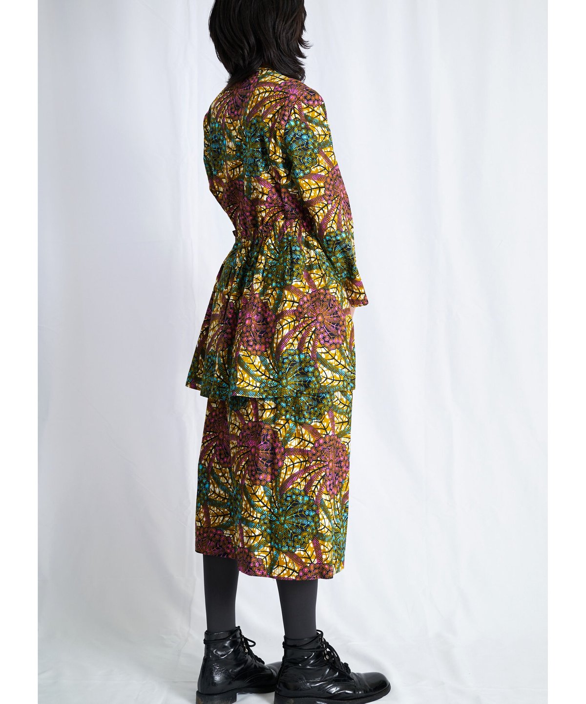 エプロンフラワードレス（ピンクxブルーxイエローオーカー） | attamica