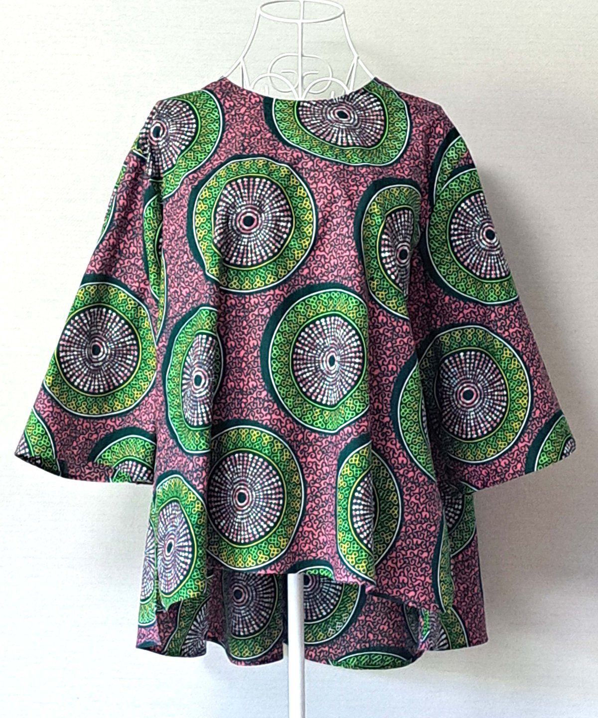 バックフラワーシャツ（ピンクxグリーンサークル） | attamica