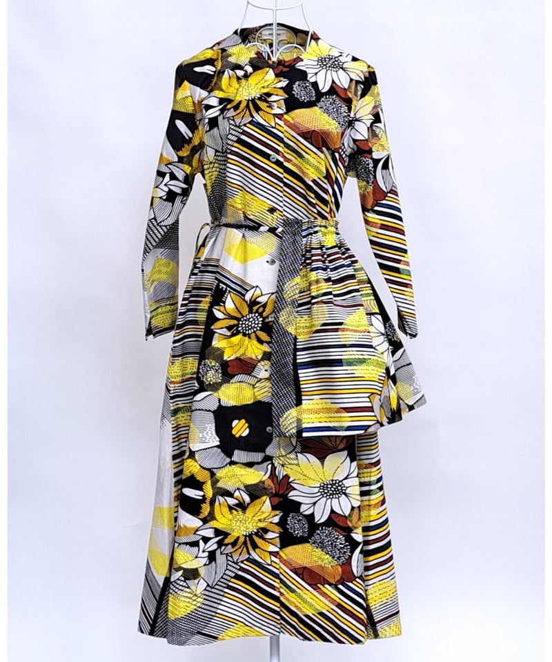 お花モチーフエプロンドレス エプロンフラワードレス（レモンイエローxブラックxマルチ） | attamica