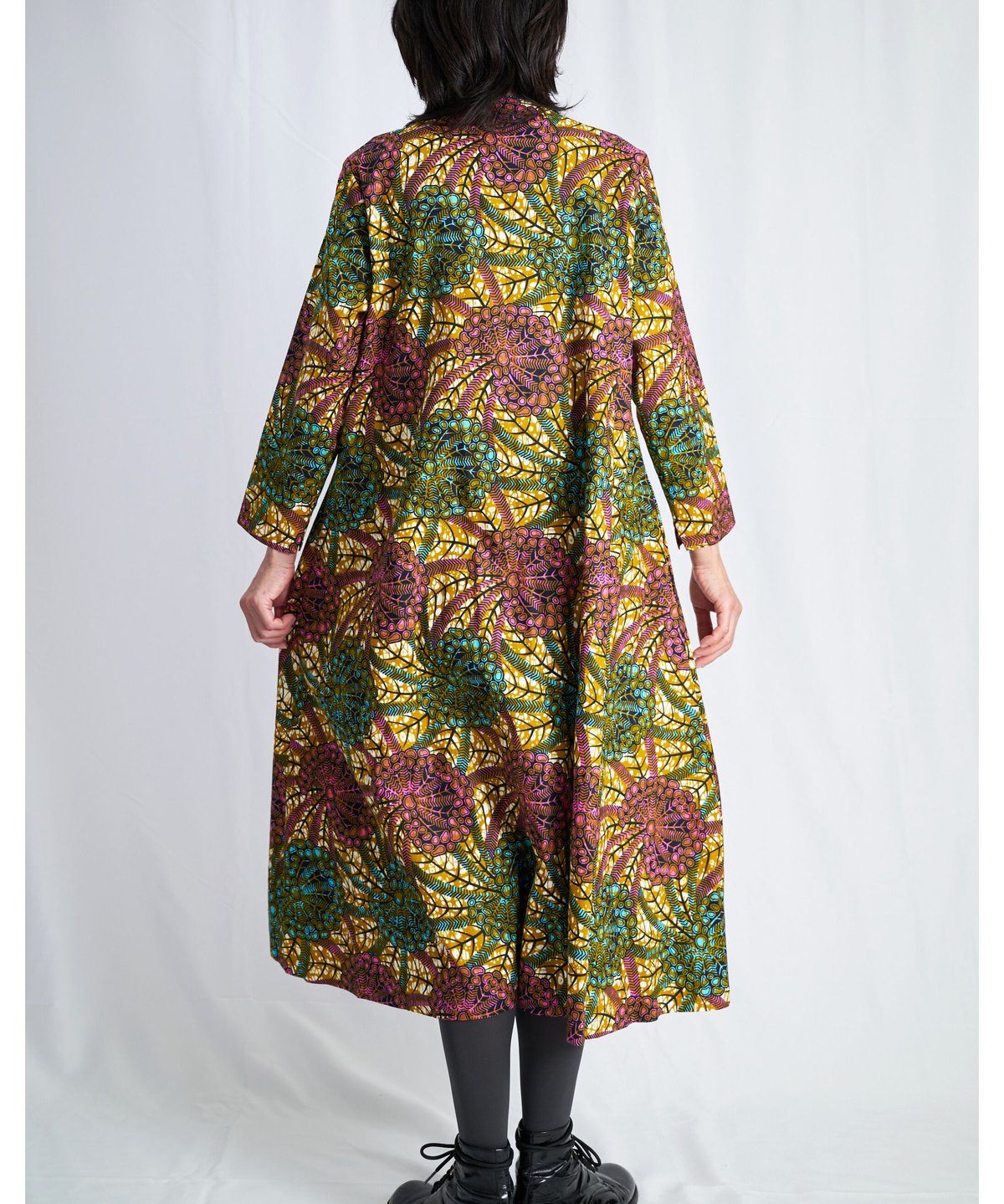 エプロンフラワードレス（ピンクxブルーxイエローオーカー） | attamica