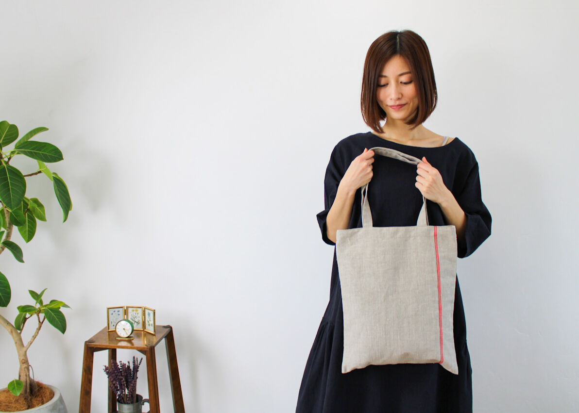 舟型トートバッグ【ブラック】Msize　1点 コブラレザートートバッグ – pliable tokyo