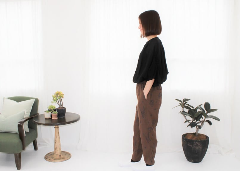 ☆うさぎ柄刺繍入りダブルガーゼ・イージーパンツ☆ ブラウン | Le