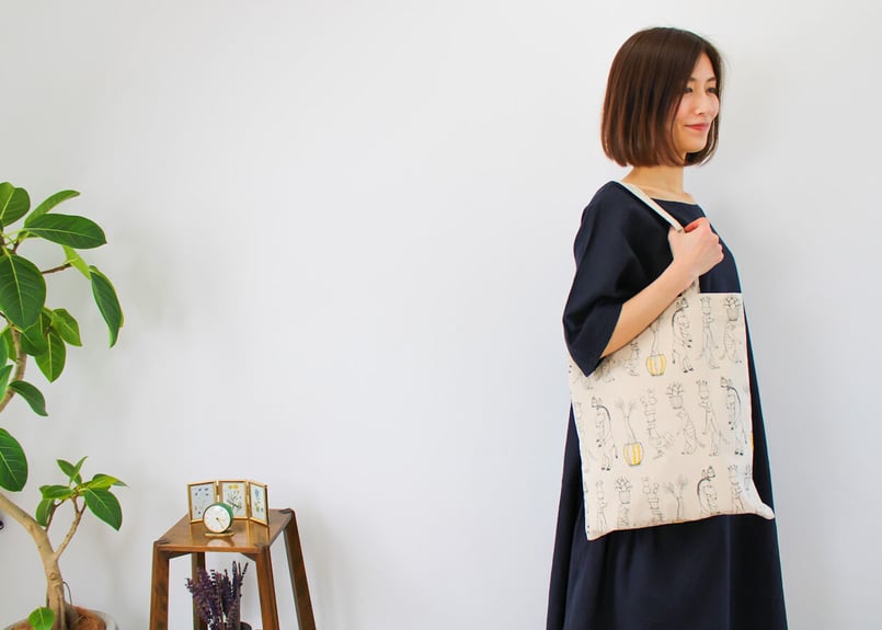 ☆動物柄にハンドメイド刺繍がアクセントの可愛いトートバッグ