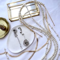 long pearl head accessory