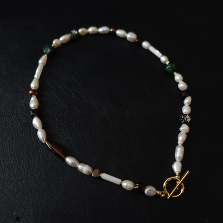 Modern Radiance Necklace (mantel type)