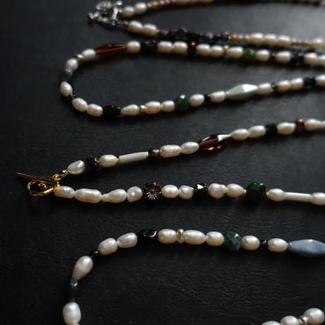 Modern Radiance Necklace (mantel type)
