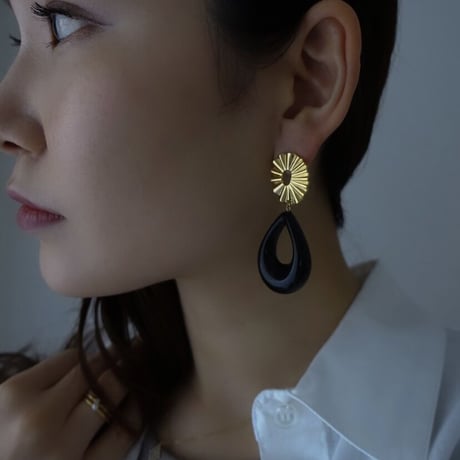 gold×blac pierce