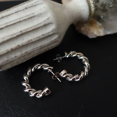 twist silver pierce