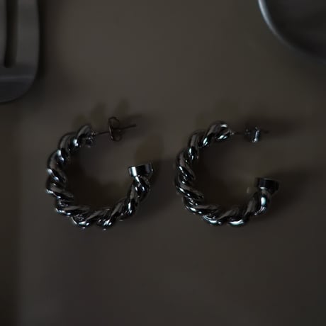 twist silver pierce