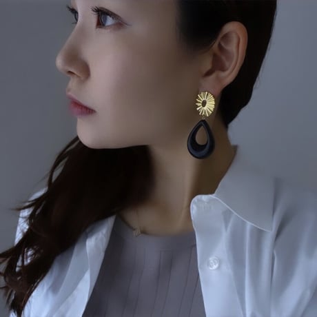 gold×blac pierce