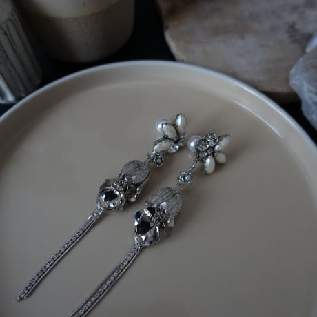 flower motif pierce