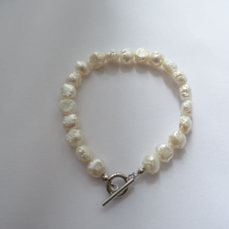 pearl bracelet