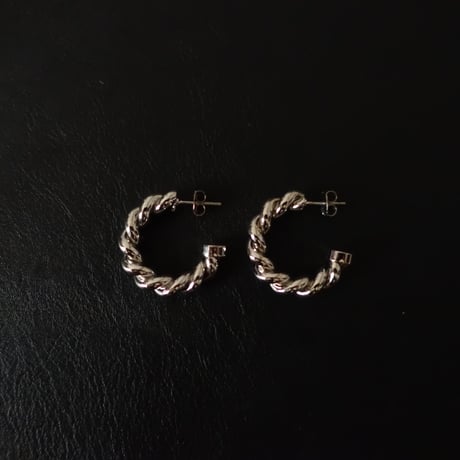 twist silver pierce