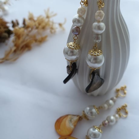 shell ×perl earring