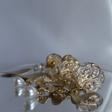 Czech  glass button earring(2)