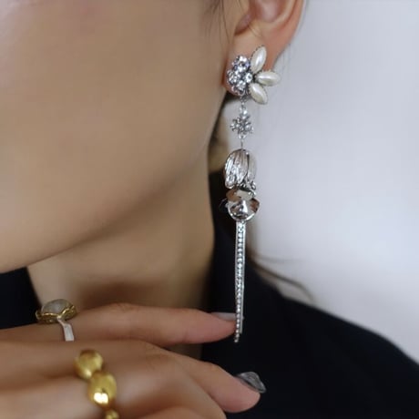 flower motif pierce