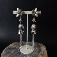 flower motif pierce