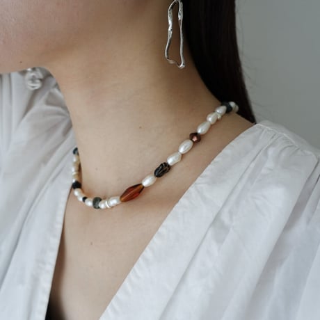Modern Radiance Necklace