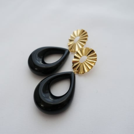 gold×blac pierce