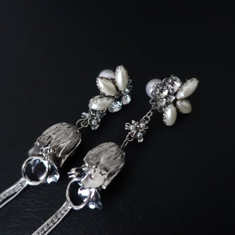 flower motif pierce