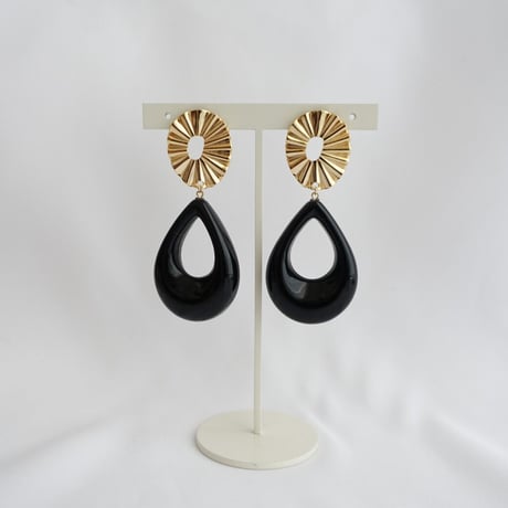 gold×blac pierce