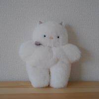 ぺったんこぬいぐるみ　白猫