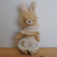ベージュうさぎ