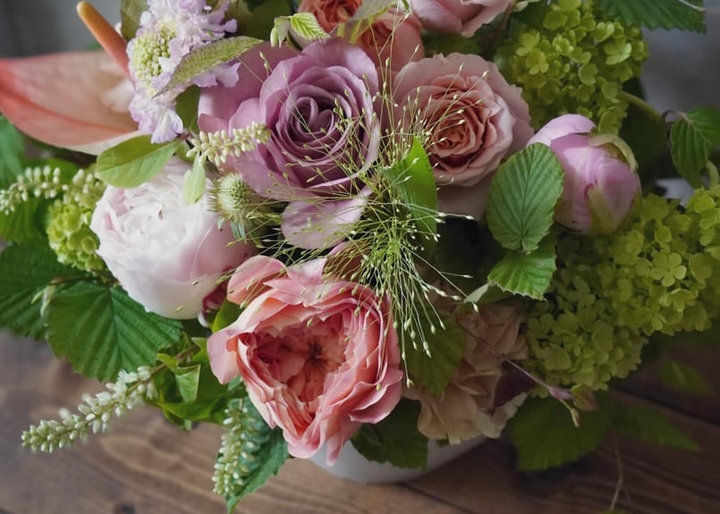 季節のアレンジメント Mサイズ | tige-fleuriste