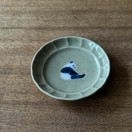 イロリ工房　3.5寸輪花皿 イ11B（直径約10cm)